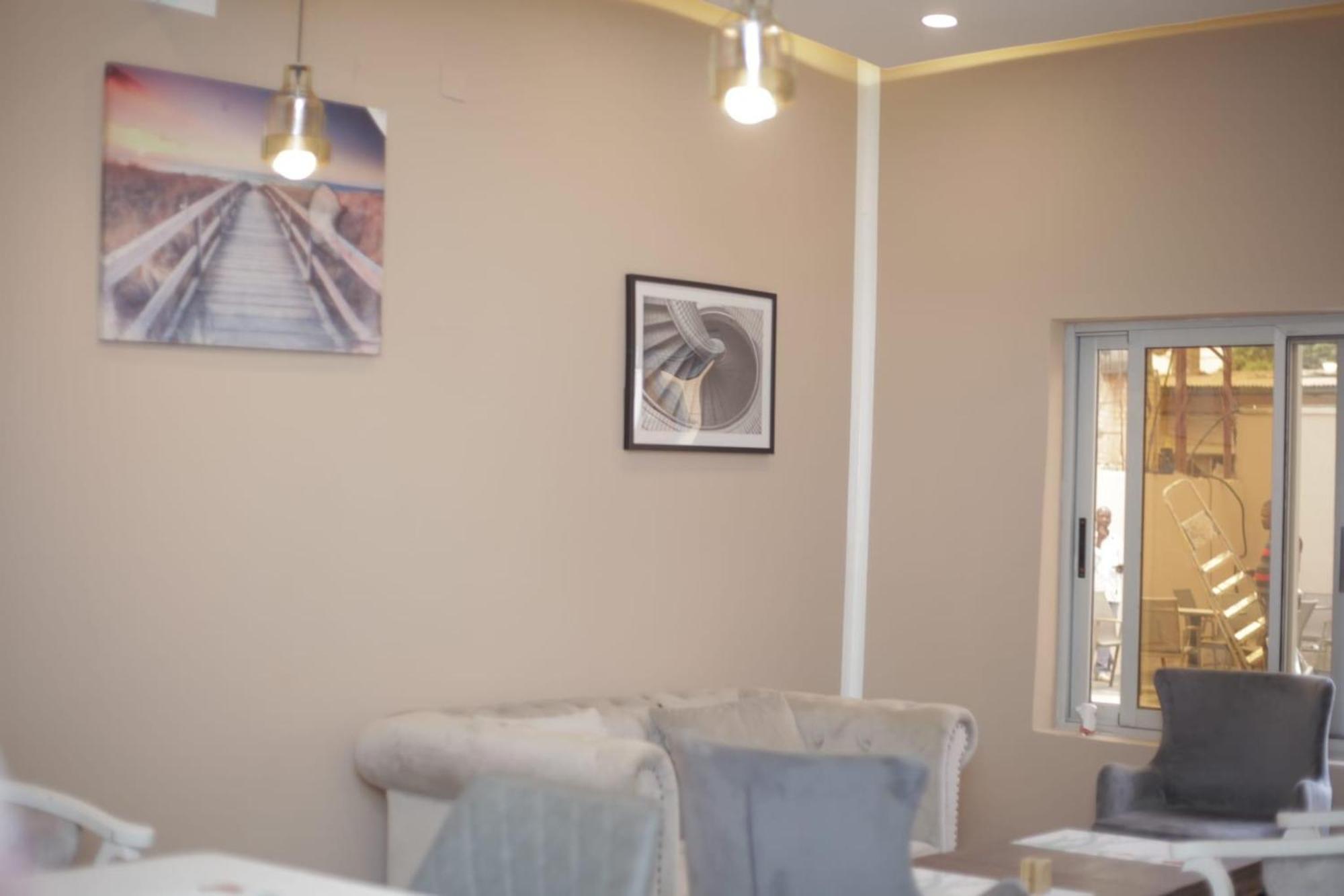 Owandja House Lubumbashi Hotel ภายนอก รูปภาพ